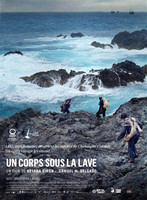 UN CORPS SOUS LA LAVE